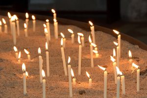 Memorial candles, picture by anncapictures@pixabay CC0-License